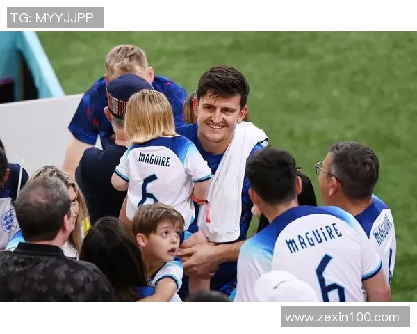 英格兰队迎战荷兰队，双方球员争先恐后展现实力